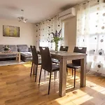Violetos Lux Apartamentai 德拉肯恩凯
