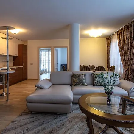 Violetos Lux Apartamentai شقة